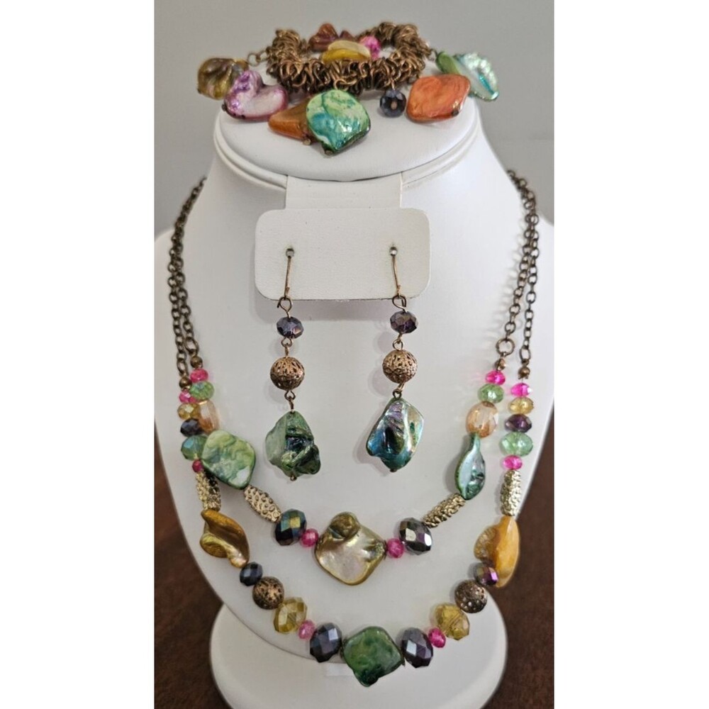 3 Piece Jewelry Set - Brass Tone Multi-color Beaded Dyed Natural Shell Pieces